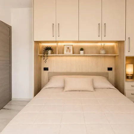 Villa Diamante, Spacious Comfort On With Garden, Garage & Ac Colico
