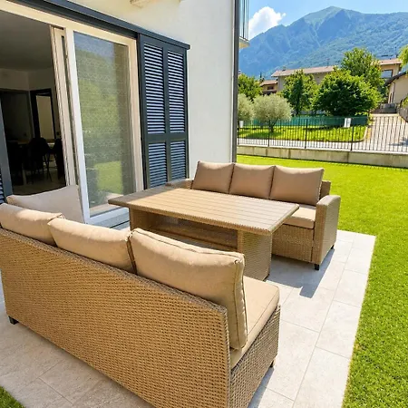 Diamante, Spacious Comfort On With Garden, Garage & Ac * Colico