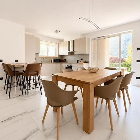 Villa Diamante, Spacious Comfort On With Garden, Garage & Ac Colico