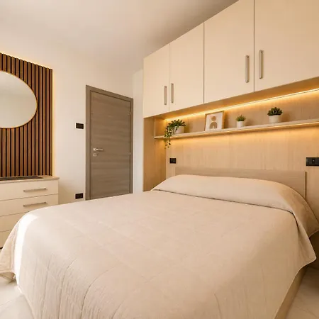 Villa Diamante, Spacious Comfort On With Garden, Garage & Ac