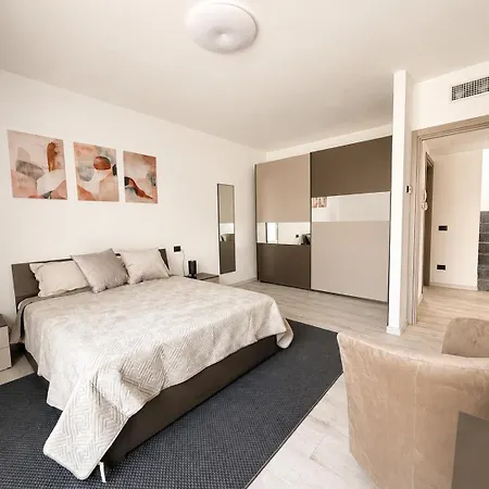 Villa Diamante, Spacious Comfort On With Garden, Garage & Ac Colico