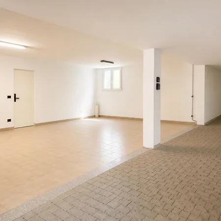 Villa Diamante, Spacious Comfort On With Garden, Garage & Ac