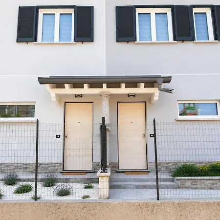 Villa Diamante, Spacious Comfort On With Garden, Garage & Ac *